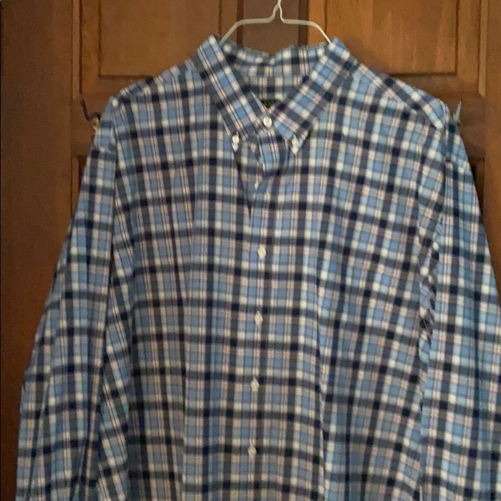 Men’s blue plaid shirt